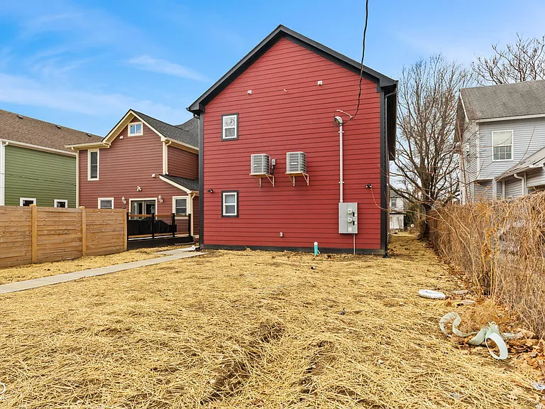 2711 Guilford Ave #A — Photo 25