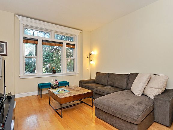 2nd image of 1820 N Paulina St #2