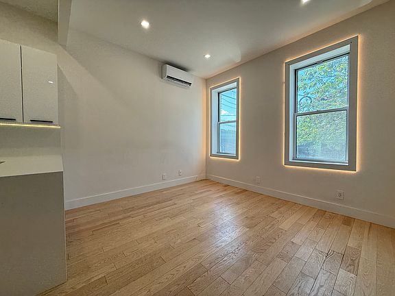 3rd image of 559 Clinton St APT 2A