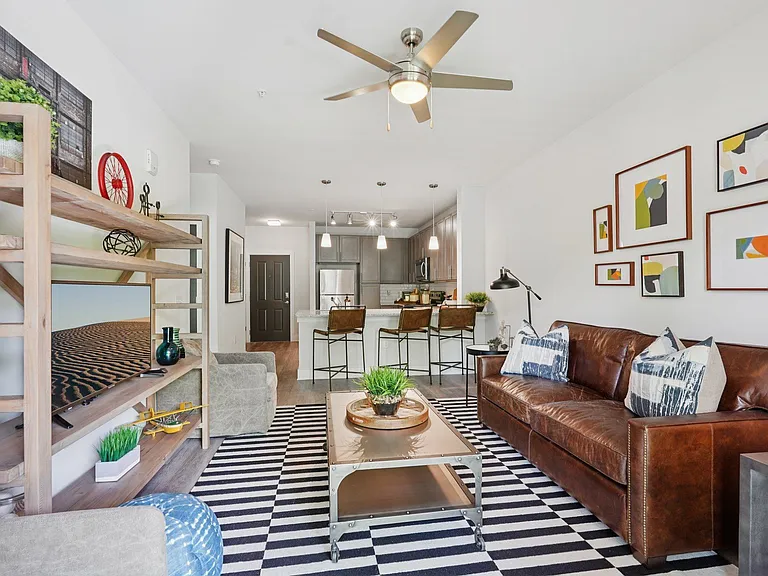 The Kirkwood Apartments at Edgewood — Photo 3