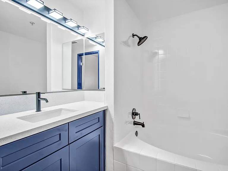 217 E Commonwealth Ave #F — Photo 13