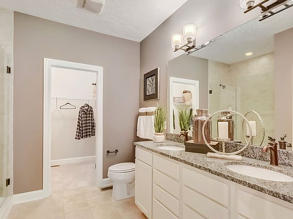Palatial owner s bath