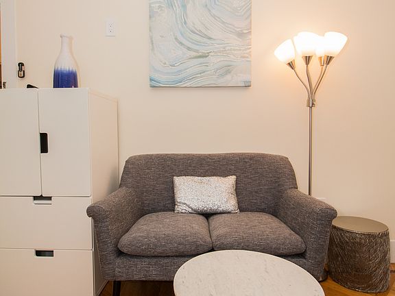 4th image of 145 Chiswick Rd APT 1