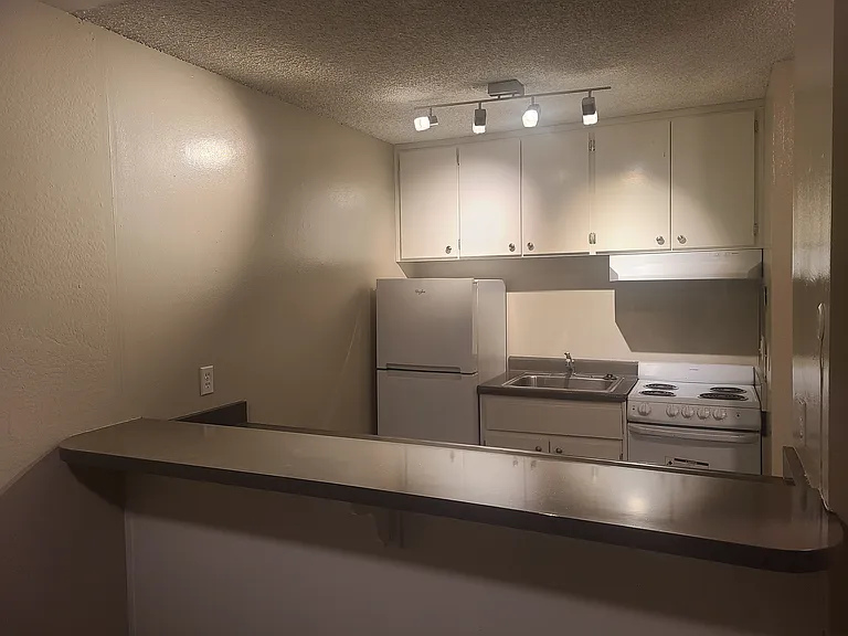 Tropic Sands Apartments — Photo 50