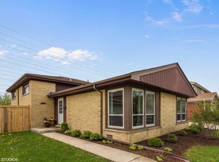 5613 S Troy St, Morton Grove, IL