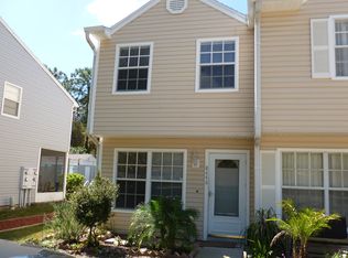 8446 J R Manor Dr, Tampa, FL 33634