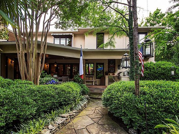 3rd image of 5867 Royal Crest Dr