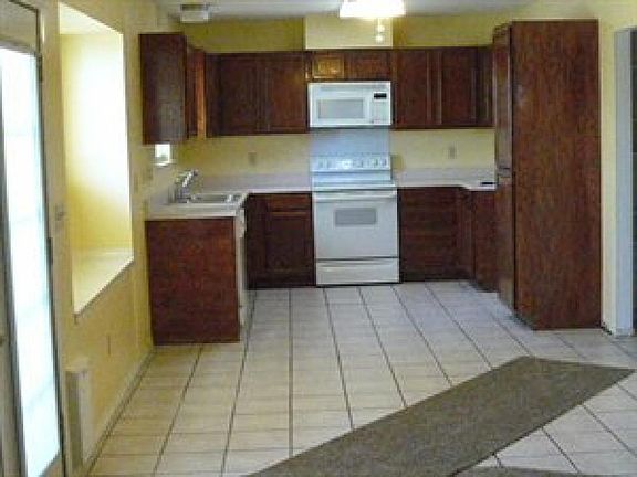 3rd image of 195 Skyforest Dr