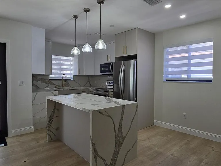 2731 SW 29th Ave — Photo 25