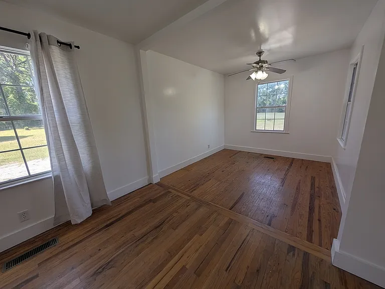 427 Crossway Rd — Photo 6