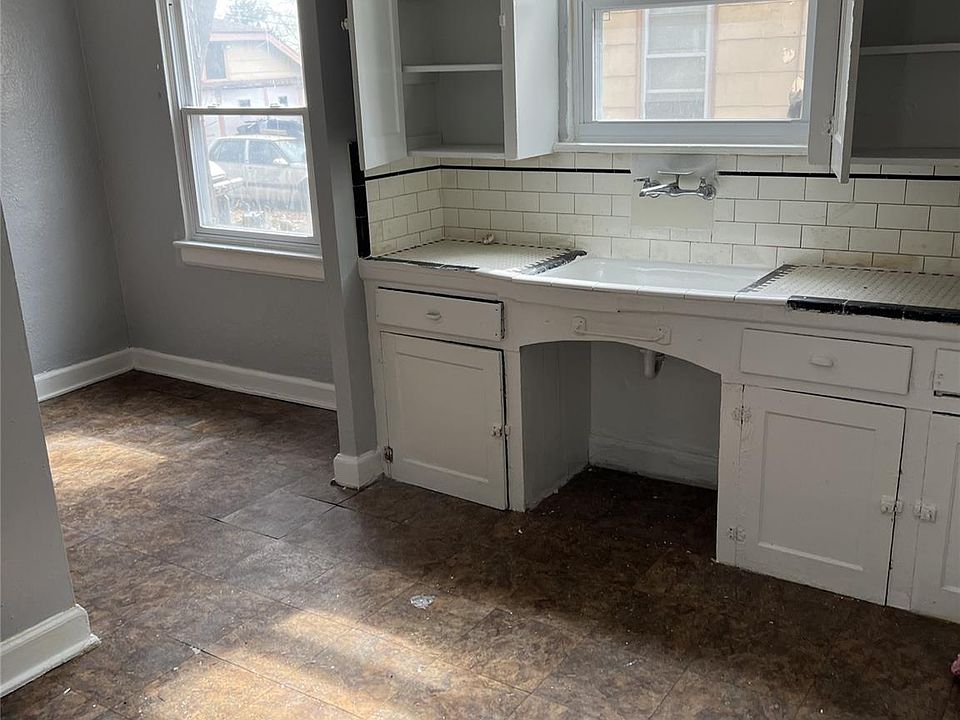 9950 Ward St, photo 3