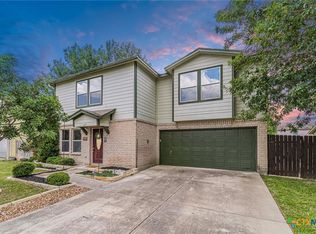 631 NW Crossing Dr, New Braunfels, TX 78130