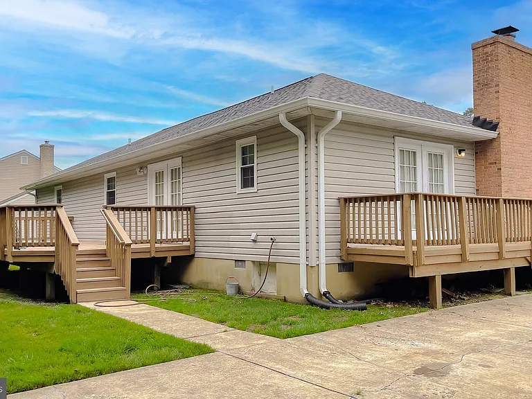 109 Morris Dr — Photo 4