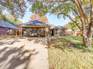 1108 Windy Meadows Dr, Burleson, TX 76028