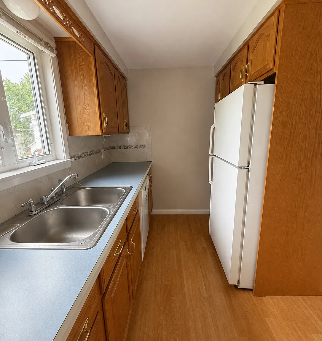 3 bed, 1.5 bath, 1200 sqft, $1,750 — Photo 4