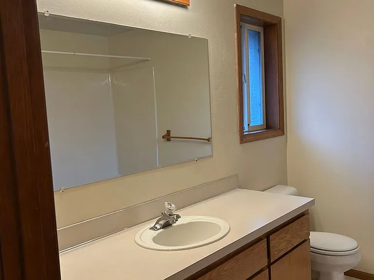 2150-2152 NW Taylor Ave — Photo 9