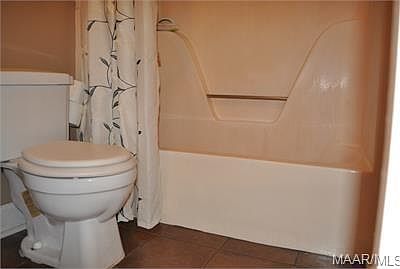 4th image of 5828 Acacia Ct