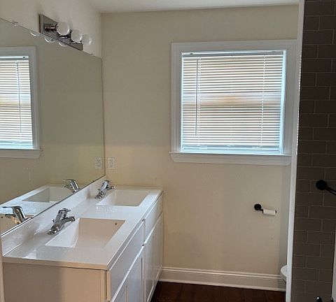 4th image of 516 Green St APT 1