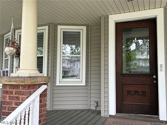 2nd image of 1567 Wagar Ave