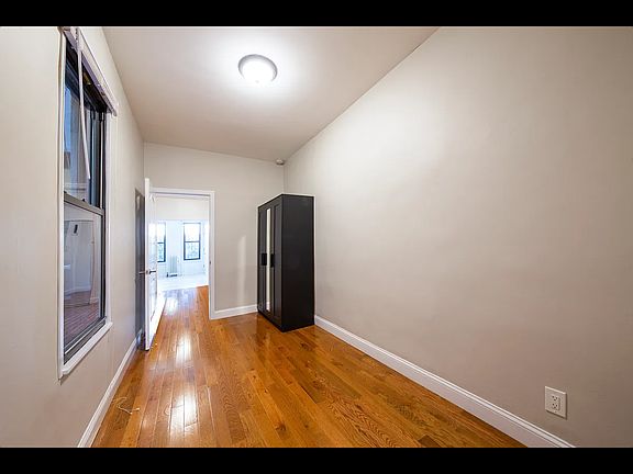 4th image of 3250 48th St #3L