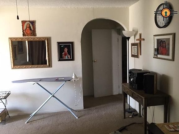 5th image of 1321 E White St