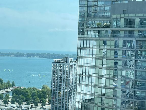 3rd image of 81 Navy Wharf Ct #81