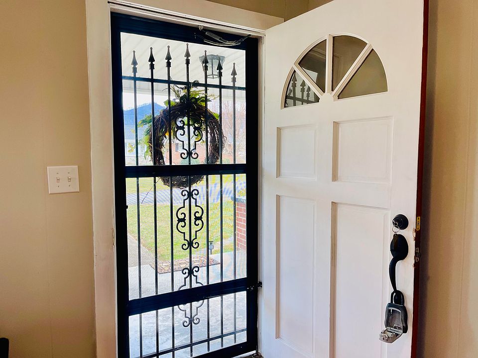 126 Treadway St, Elizabethton, TN 37643 Zillow