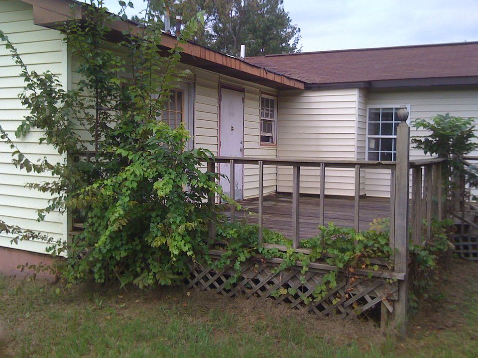 2nd image of 207 Lavender St