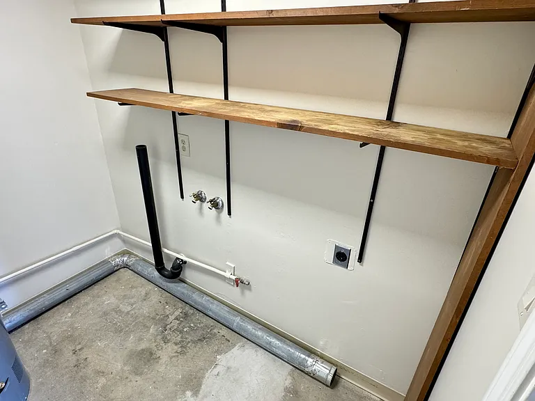 Laundry Room, washer/dryer hookups