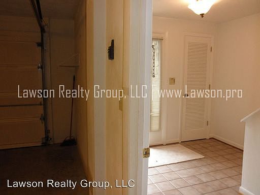 5th image of 3394 Londonderry Ln