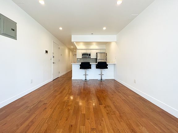 5th image of 3621 Review Ave APT 2R