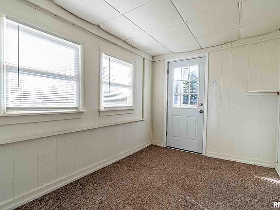 4th image of 2117 W Richwoods Blvd