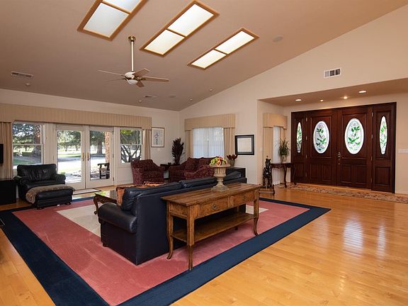 4th image of 407 Crawford Rd