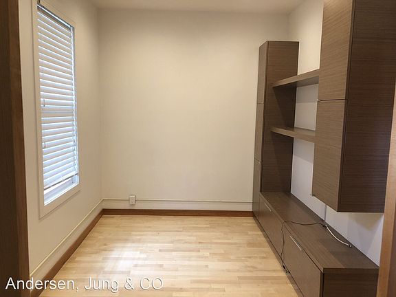 2nd image of 821 Jackson St APT 2