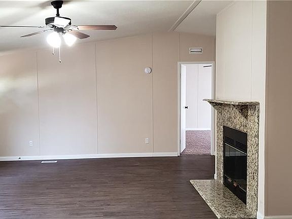 4th image of 252 Ice House Cir