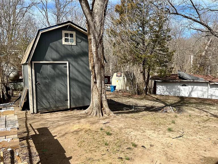 213 Lucky St — Photo 13