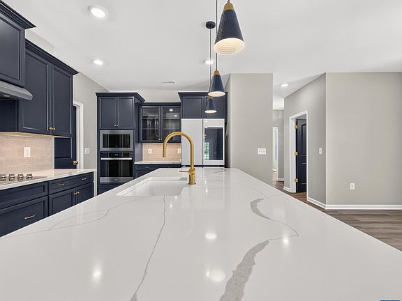 5th image of 424 Bayberry Ln