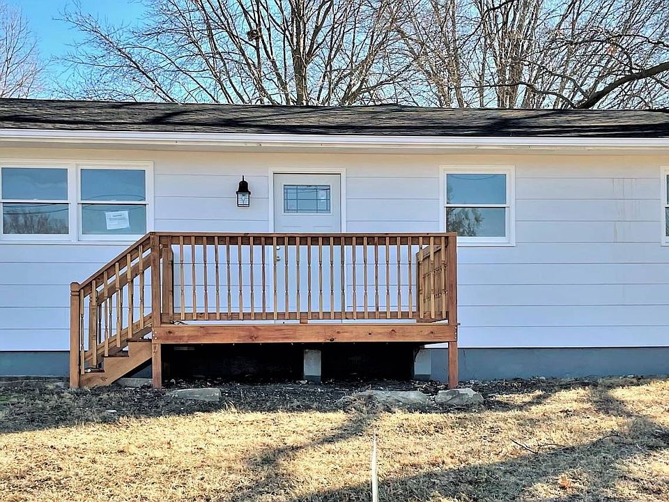 1st image of 1217 Manor Dr