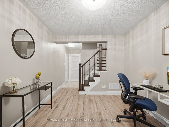 4th image of 932 Sprague Pl