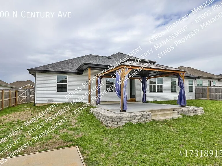 700 N Century Ave — Photo 3