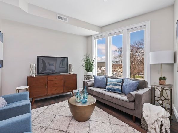 734 South St #3