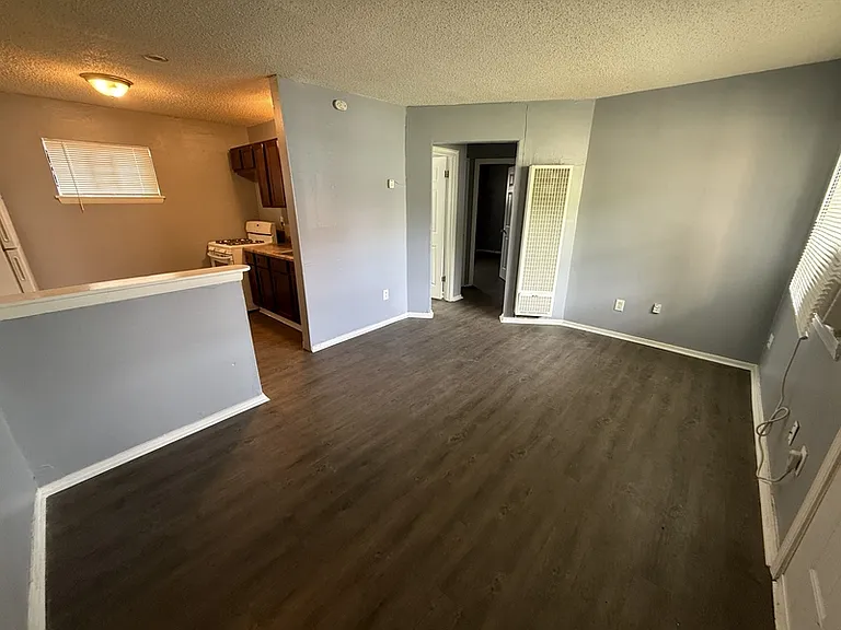 2086 Hubert Ave #3 — Photo 7