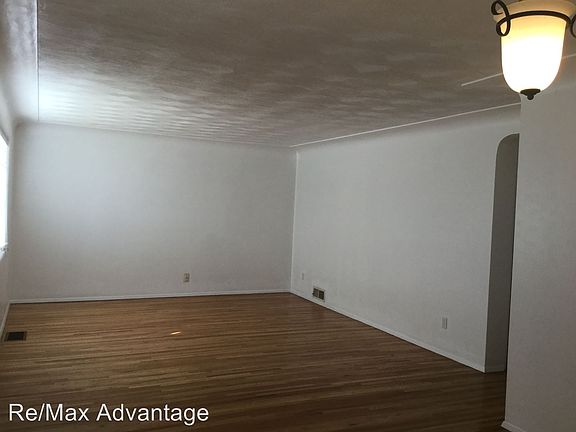 3rd image of 712 San Pedro Dr SE