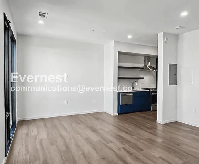 500 Merritt Ave #213 — Photo 7