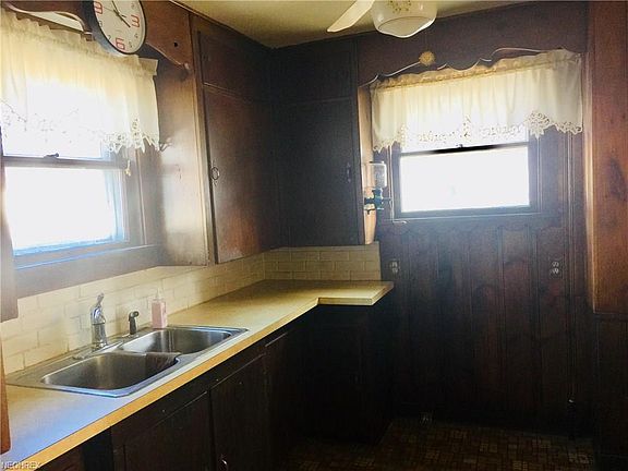 5th image of 409 Kentucky Ave