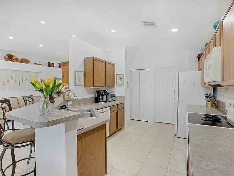 5335 Vernio Ln — Photo 19