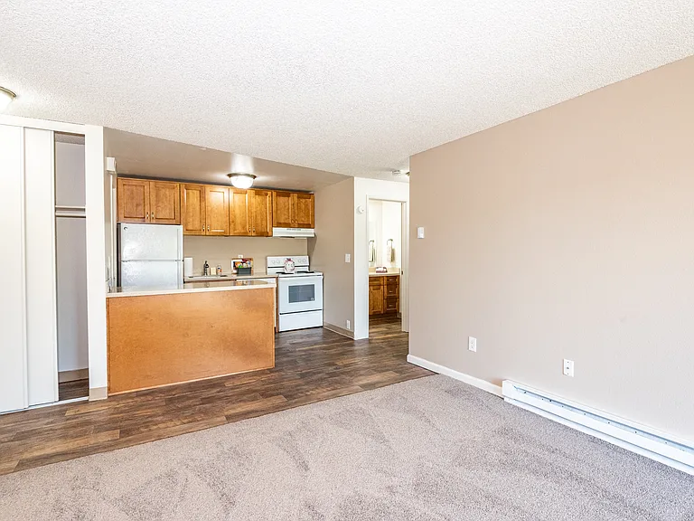 Creekside Commons Apartments — Photo 15