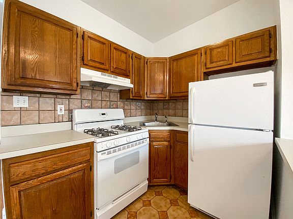 2nd image of 517 Atlantic Ave #3A