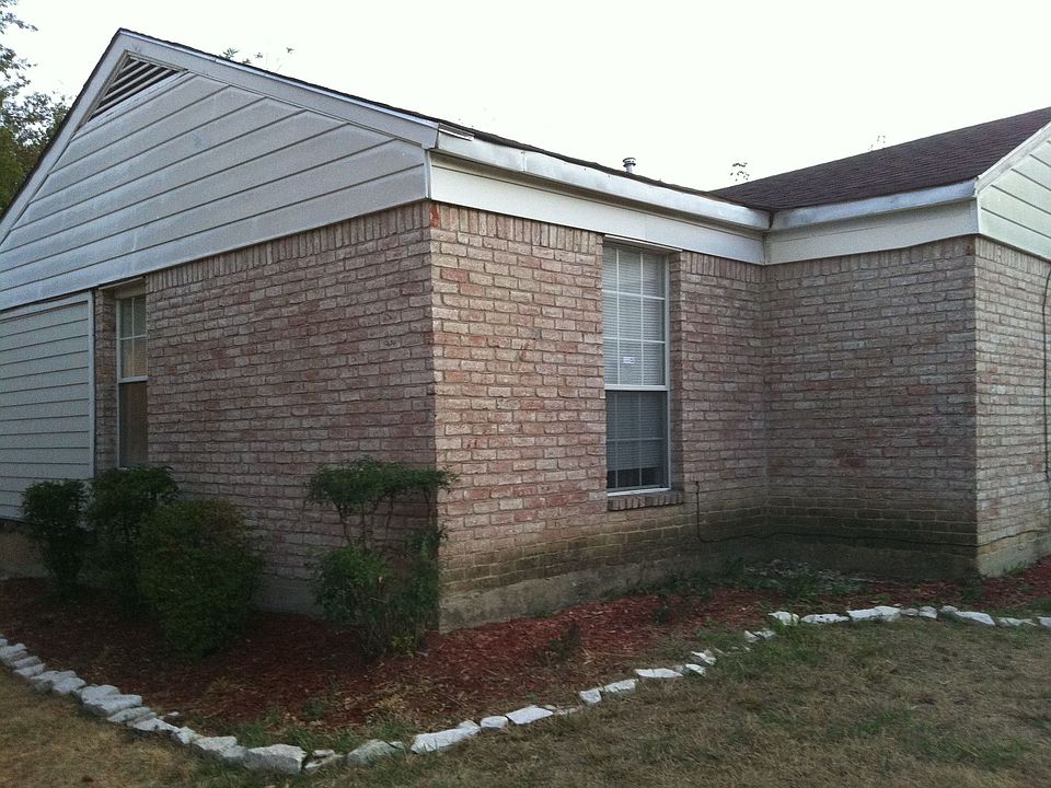 side front view from yard
