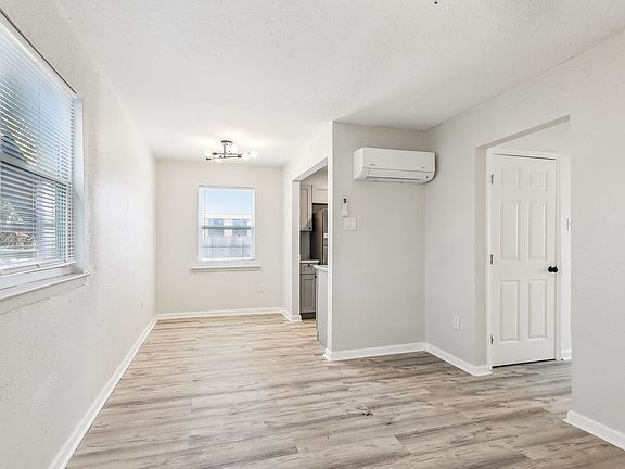 5th image of 938 Brown Ave APT 103